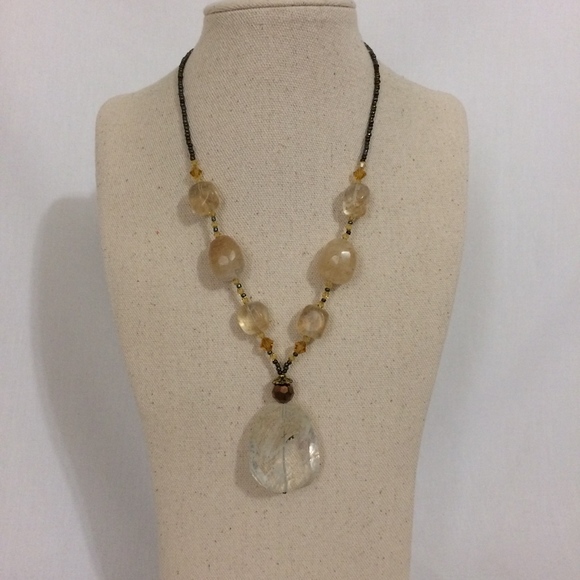 Jewelry - Gold Tone Natural Quartz Stone & Bead Necklace